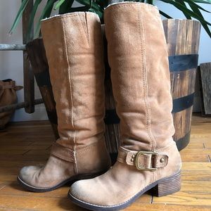Tan suede Sz 9 boots. Excellent condition.